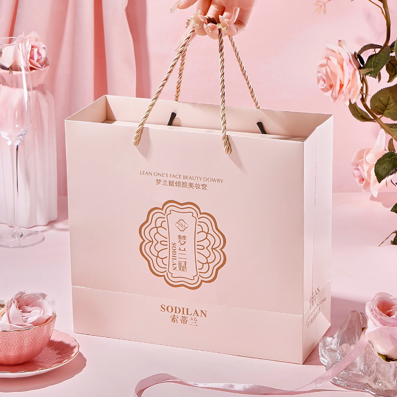 Zestaw do szminki z paleta cie – Rare Beauty Makeup Kit recenzja i cena
