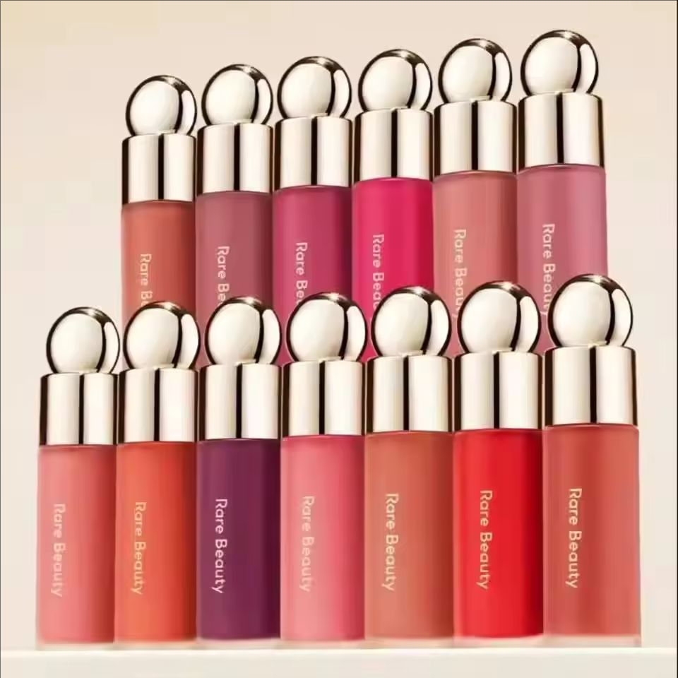 Rare Beauty Płynny Róż do Poli – Rare Beauty Makeup Kit recenzja i cena